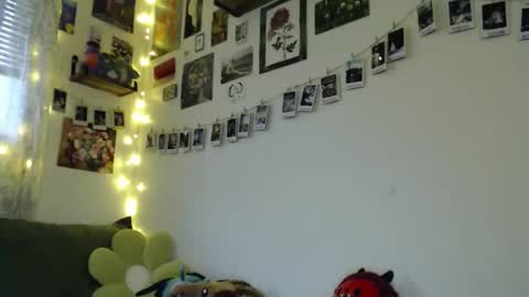 Snapshot of cypresskneez chatting on May 15, 2:13 pm cypresskneez online show from May 15, 2:13 pm