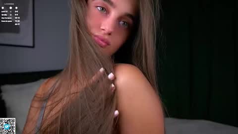 Isabella online show from November 9, 1:04 am