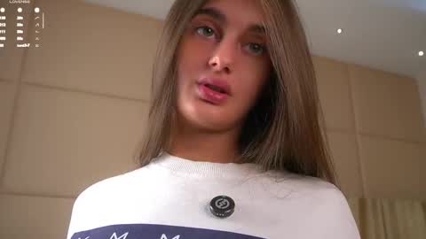 Isabella online show from April 21, 1:07 am