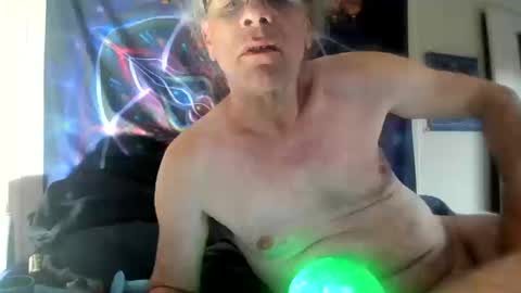 Snapshot of czechlove chatting on October 19, 3:23 pm Andrew Thomas online show from October 19, 3:23 pm