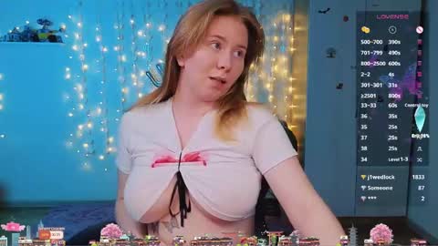 Donna online show from April 22, 11:06 pm