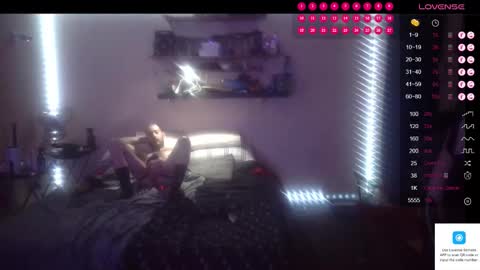Snapshot of d0pey42o chatting on September 27, 6:35 pm D0pey42O online show from September 27, 6:35 pm