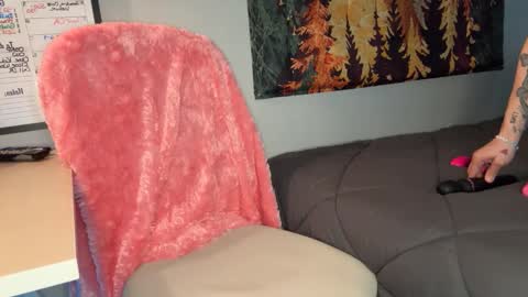 d3luluxx online show from March 11, 10:10 am