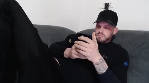 Snapshot of d3niis77 chatting on December 15, 6:50 am d3niis77 online show from December 15, 6:50 am