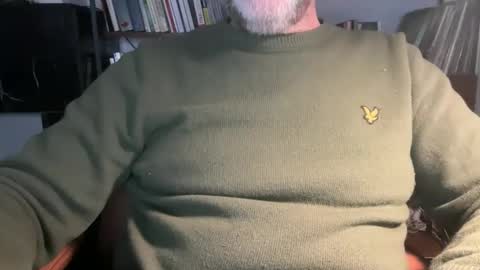 Snapshot of d_bowie chatting on December 19, 4:03 pm d_bowie online show from December 19, 4:03 pm