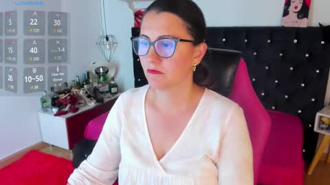 Mia  online show from March 4, 3:48 pm