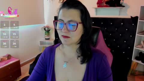 Mia  online show from September 28, 1:49 pm