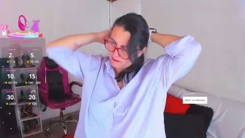 Mia  online show from November 17, 12:55 pm