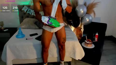 Snapshot of daarkomalfoy chatting on December 20, 9:06 pm Mauricio online show from December 20, 9:06 pm