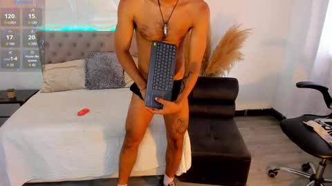 Snapshot of daarkomalfoy chatting on January 17, 8:22 pm Mauricio online show from January 17, 8:22 pm