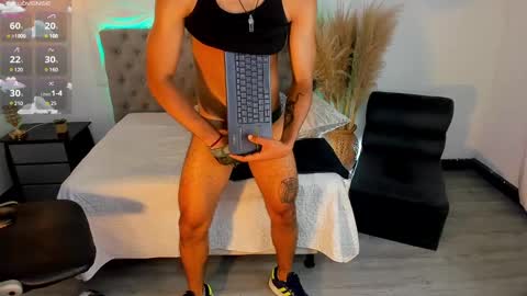 Snapshot of daarkomalfoy chatting on January 23, 11:15 pm Mauricio online show from January 23, 11:15 pm