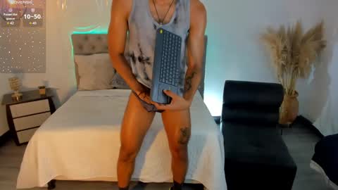 Snapshot of daarkomalfoy chatting on January 28, 8:47 pm Mauricio online show from January 28, 8:47 pm