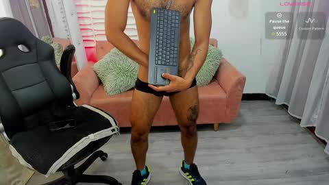 Snapshot of daarkomalfoy chatting on February 15, 3:39 pm Mauricio online show from February 15, 3:39 pm