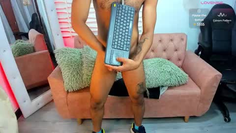 Snapshot of daarkomalfoy chatting on February 20, 12:08 am Mauricio online show from February 20, 12:08 am