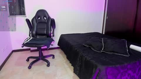 Snapshot of daarkomalfoy chatting on March 3, 11:35 pm Mauricio online show from March 3, 11:35 pm