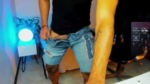 Snapshot of daarkomalfoy chatting on October 24, 8:27 pm Mauricio online show from October 24, 8:27 pm