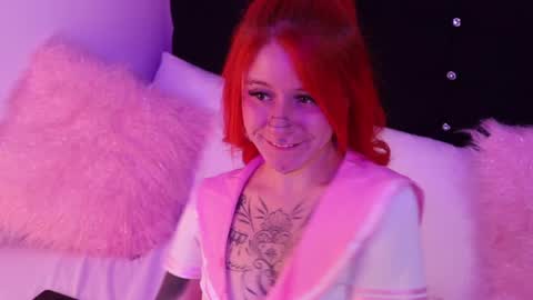 Snapshot of daarlene chatting on December 17, 2:22 pm Darlene online show from December 17, 2:22 pm