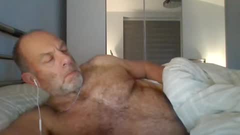 dab2912 online show from April 22, 10:00 pm