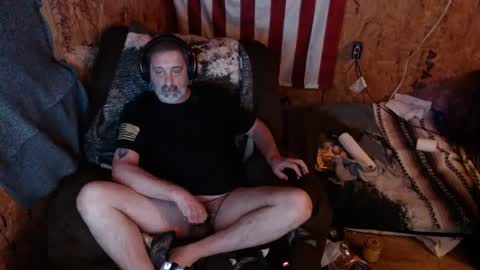 Snapshot of daddy38345 chatting on February 17, 4:09 am daddy38345 online show from February 17, 4:09 am