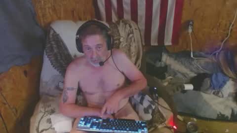 Snapshot of daddy38345 chatting on November 8, 3:18 am daddy38345 online show from November 8, 3:18 am