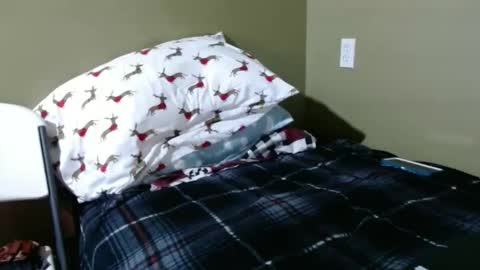 Snapshot of daddy7194 chatting on December 1, 11:54 pm daddy7194 online show from December 1, 11:54 pm