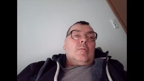 Snapshot of daddy91964 chatting on December 6, 3:22 pm daddy91964 online show from December 6, 3:22 pm