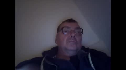 Snapshot of daddy91964 chatting on December 25, 8:28 pm daddy91964 online show from December 25, 8:28 pm