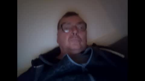 Snapshot of daddy91964 chatting on December 27, 9:32 pm daddy91964 online show from December 27, 9:32 pm