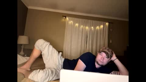 Snapshot of daddycam33 chatting on January 5, 11:48 am DaddyCam33 online show from January 5, 11:48 am