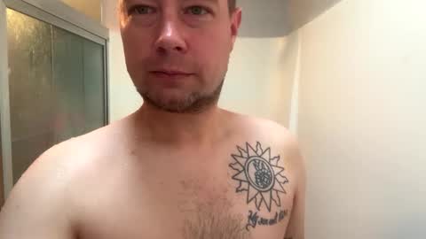 Snapshot of daddycam33 chatting on October 9, 3:43 pm DaddyCam33 online show from October 9, 3:43 pm