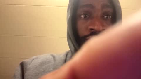 Snapshot of daddyd490256 chatting on December 3, 6:10 am DaddyD online show from December 3, 6:10 am