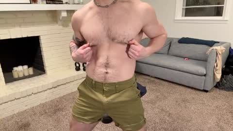 Snapshot of daddydaydrinkz chatting on January 8, 5:59 am DaddydayDrinkz online show from January 8, 5:59 am