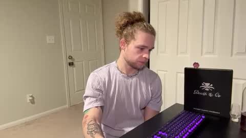 Snapshot of daddydaydrinkz chatting on March 12, 6:18 am DaddydayDrinkz online show from March 12, 6:18 am