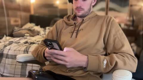 Leo online show from November 22, 10:09 pm