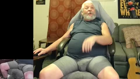 Snapshot of daddydom4fun chatting on December 30, 12:43 am Daddydom4fun online show from December 30, 12:43 am