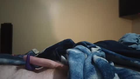 Snapshot of daddyiscumming690 chatting on April 19, 1:05 am daddyiscumming690 online show from April 19, 1:05 am
