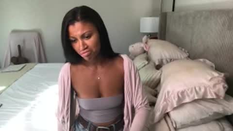 daisy June online show from October 4, 6:06 pm