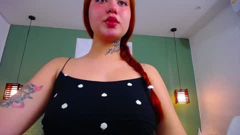 Snapshot of daddys_little_secrett chatting on December 30, 1:58 pm Valen online show from December 30, 1:58 pm