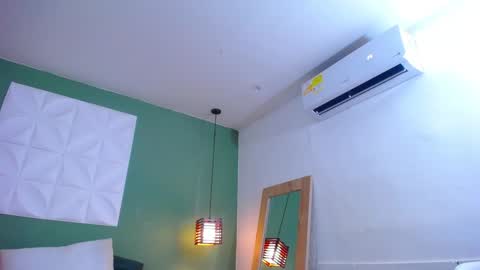 Snapshot of daddys_little_secrett chatting on January 9, 2:29 pm Valen online show from January 9, 2:29 pm