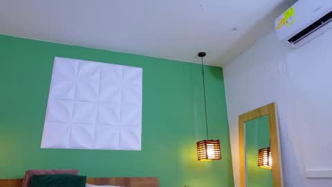 Snapshot of daddys_little_secrett chatting on January 28, 2:21 pm Valen online show from January 28, 2:21 pm