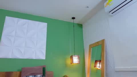 Snapshot of daddys_little_secrett chatting on February 25, 2:33 pm Valen online show from February 25, 2:33 pm