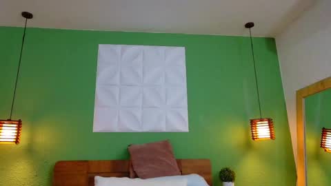 Snapshot of daddys_little_secrett chatting on March 12, 2:12 pm Valen online show from March 12, 2:12 pm