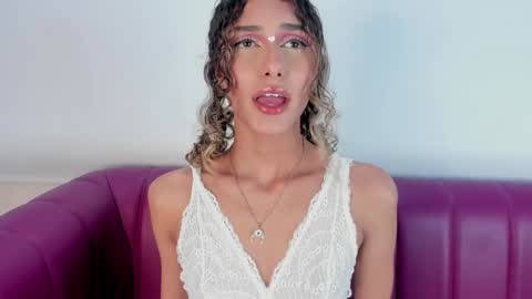 Snapshot of daddysgirrl1_ chatting on January 19, 6:42 am Bethany online show from January 19, 6:42 am