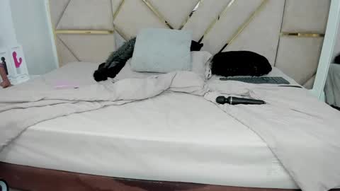 Snapshot of daddysgirrl1_ chatting on February 15, 8:00 am Bethany online show from February 15, 8:00 am