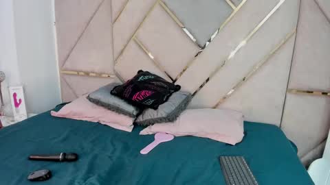 Snapshot of daddysgirrl1_ chatting on March 5, 5:29 am Bethany online show from March 5, 5:29 am