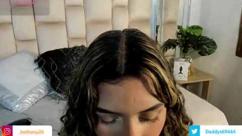 Snapshot of daddysgirrl1_ chatting on November 19, 8:31 pm Bethany online show from November 19, 8:31 pm