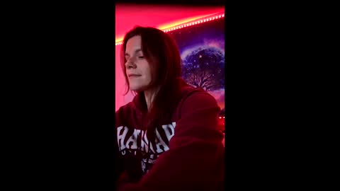 Snapshot of daddysgoodgirl420420 chatting on December 4, 1:48 am daddysgoodgirl online show from December 4, 1:48 am