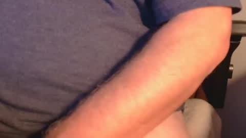 Snapshot of daddysmalls_55 chatting on March 12, 4:51 am daddysmalls online show from March 12, 4:51 am