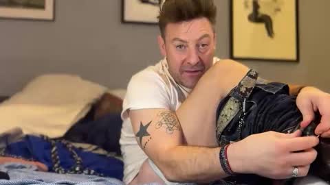 daddyswede23 online show from April 18, 1:42 am