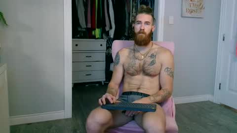 Snapshot of daddyunlocked89 chatting on October 16, 2:29 pm daddyunlocked89 online show from October 16, 2:29 pm